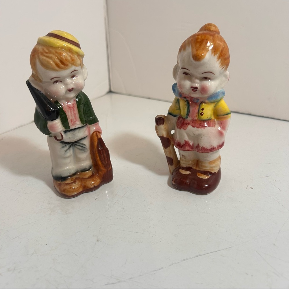 🛍️3/$30 Vintage ceramic little boy and girl figurines